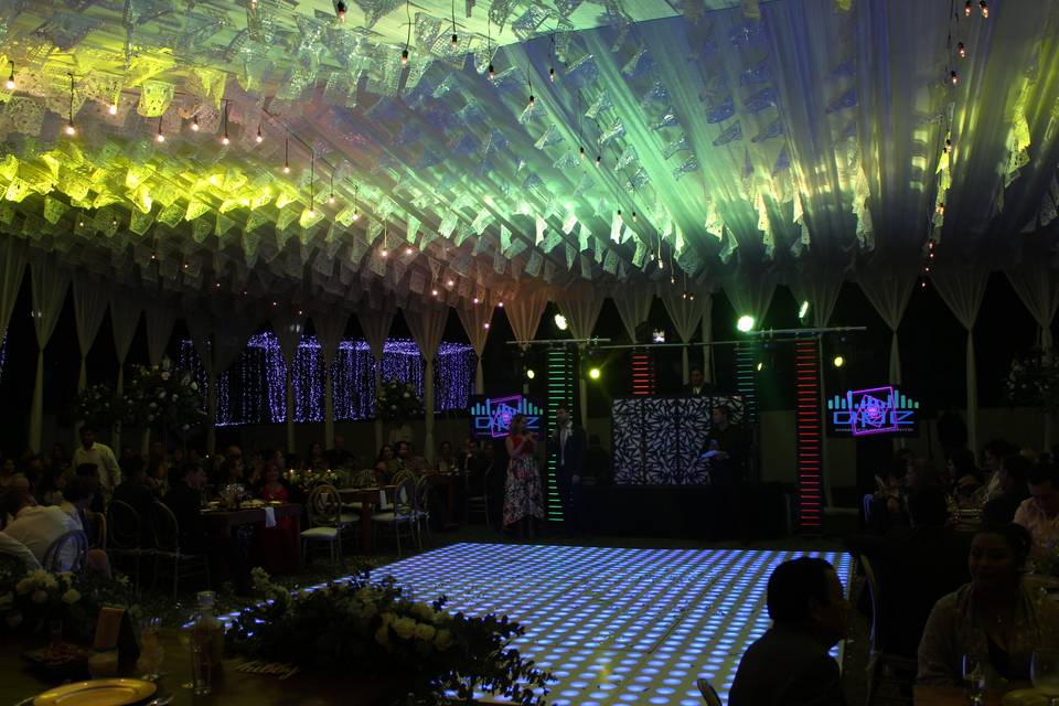 Pista de baile iluminada