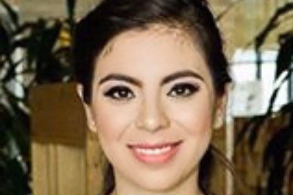 Peinado y maquillaje
