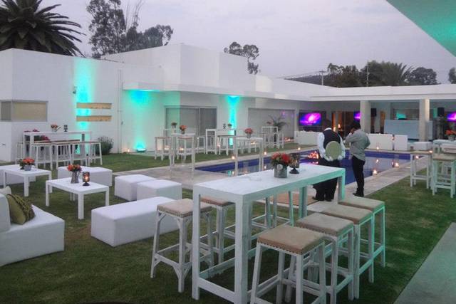Evento junto a la piscina