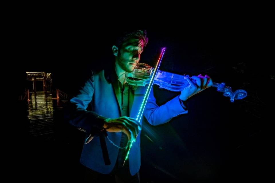 Rob Saenz - Violinista