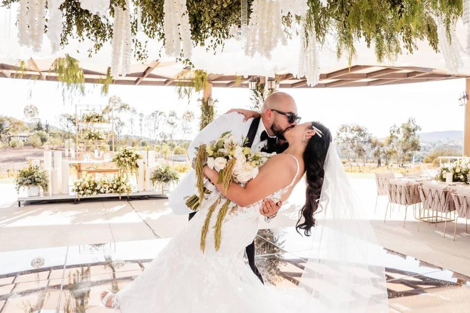 🤵👰‍♀️💍