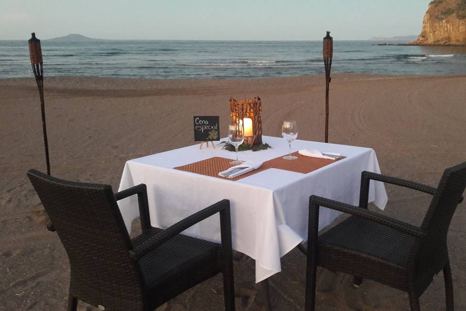Cena romántica en playa