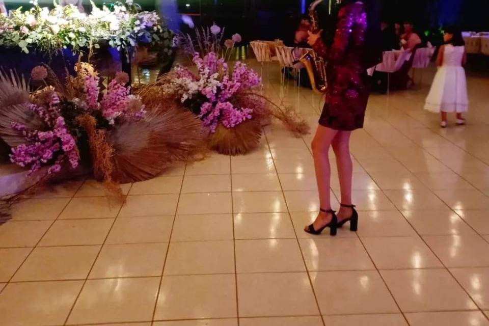 Tocando en evento nupcial
