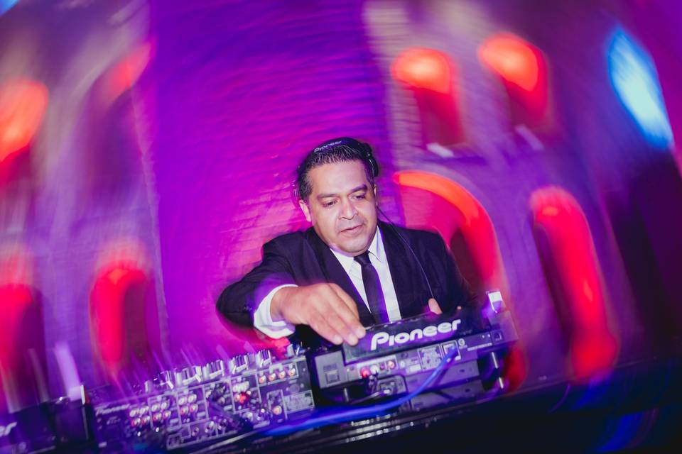 DJ Paco Hernández