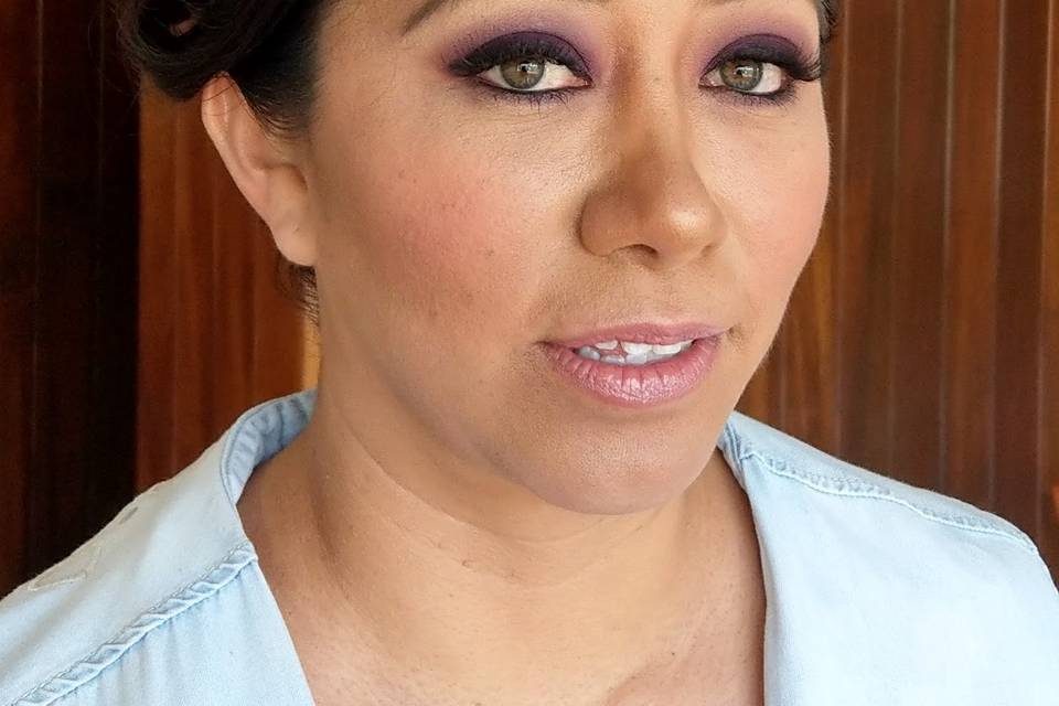 Novia en morado