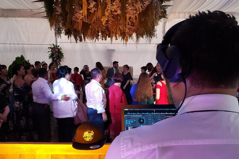 A bailar