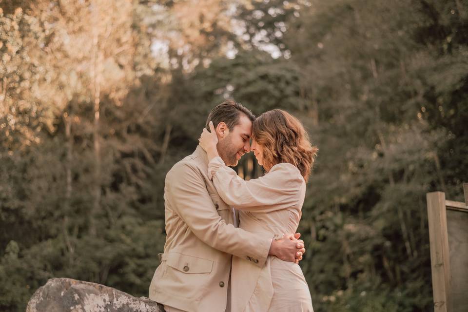 Pareja con la frente junta