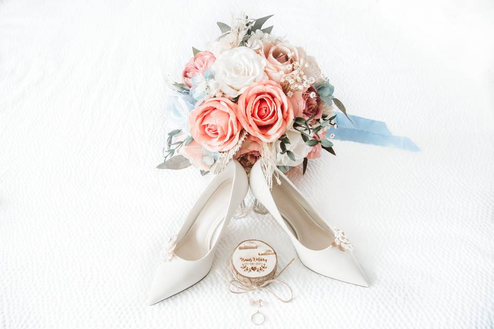 Bouquet y zapatillas