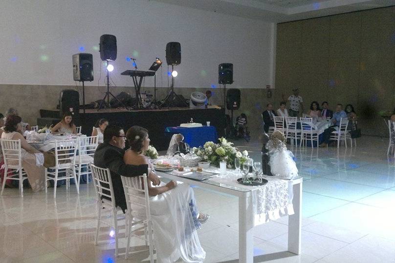 Amenizando boda