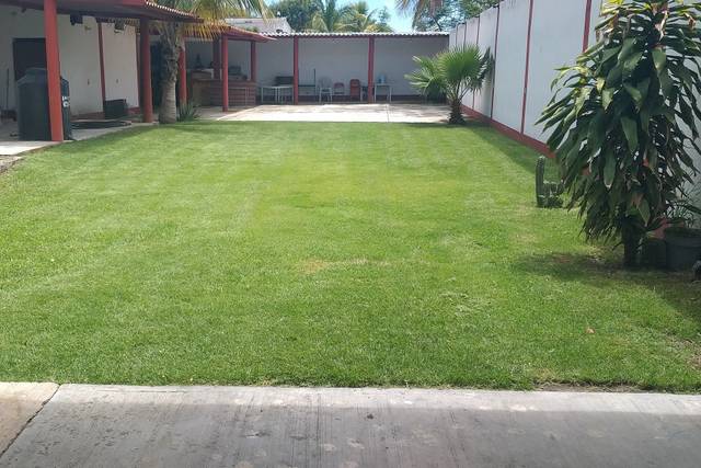 Amplio jardín