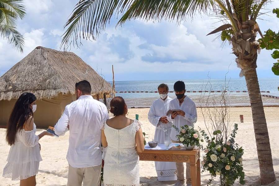 Boda simbólica en la playa