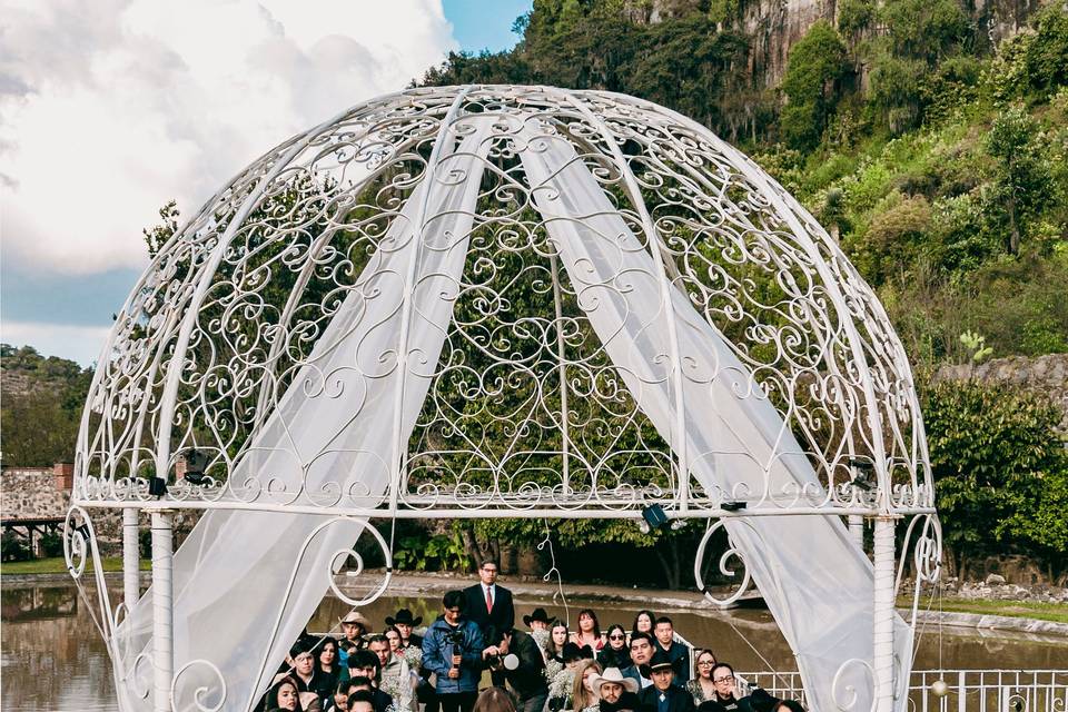 Ceremonia civil en cúpula