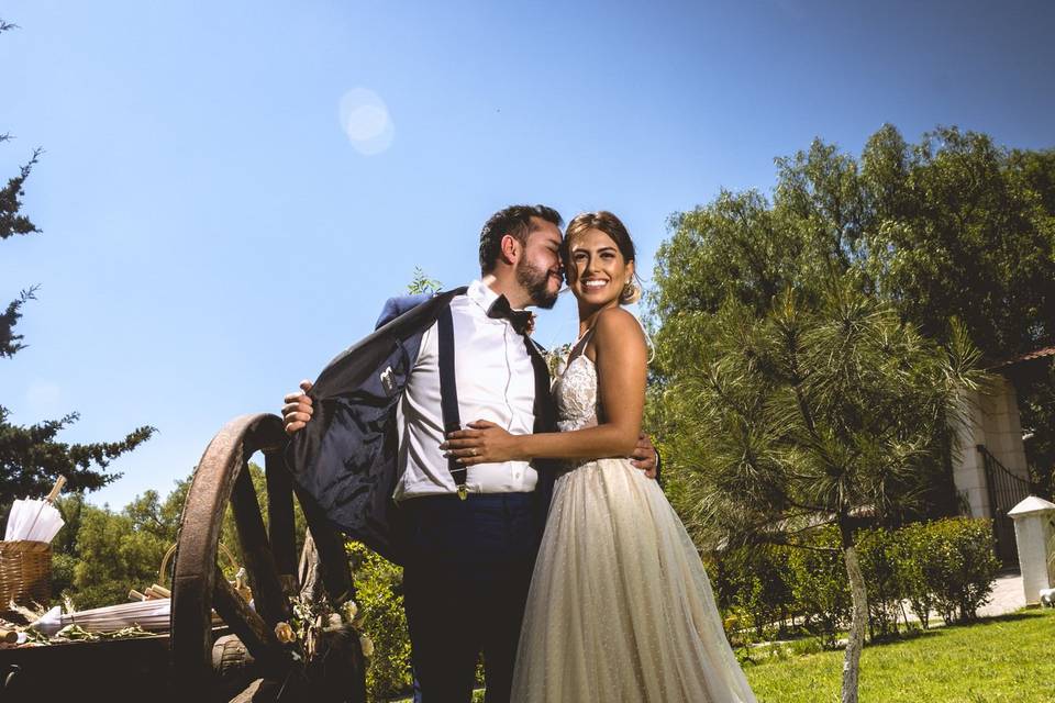 Pareja en un jardín