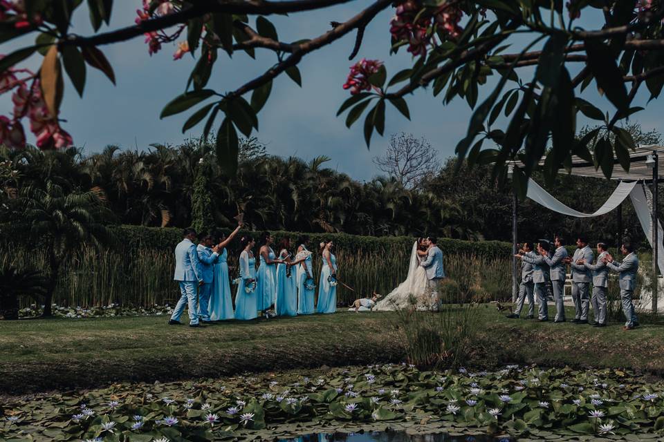 Jardín y lago