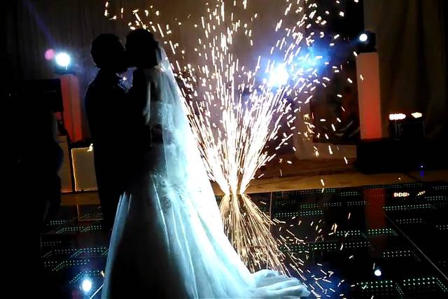 Pirotecnia en su vals