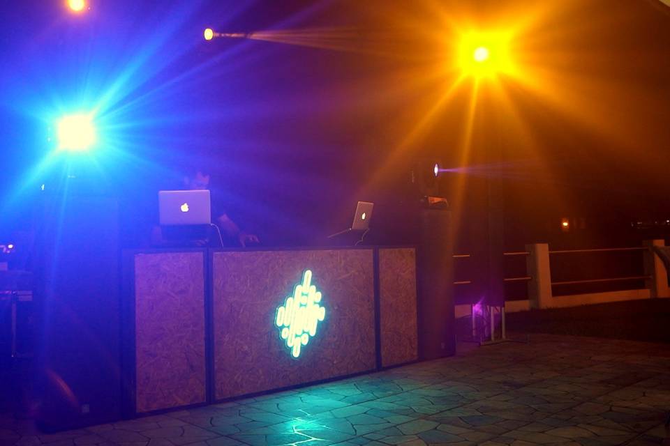 DJ e Iluminación Profesional p
