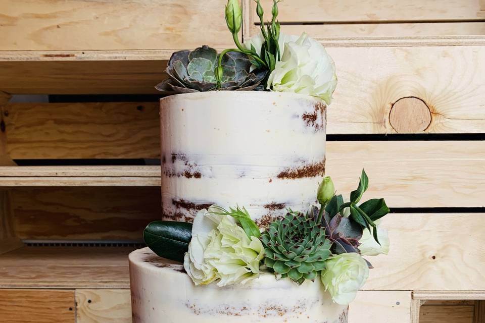 Naked cake