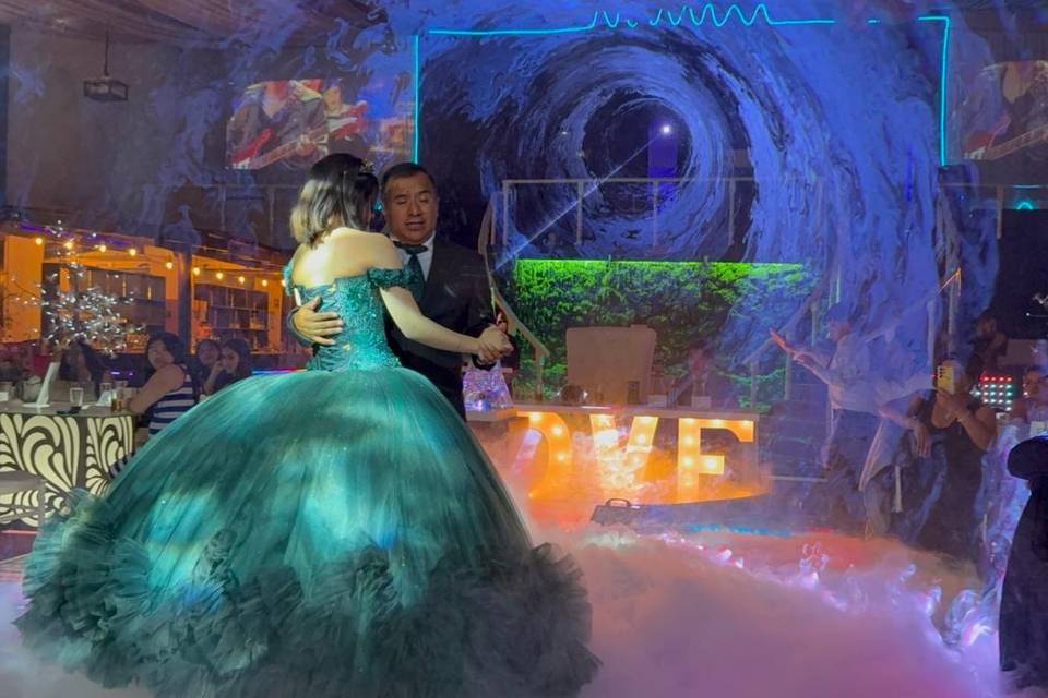 Vals quinceañera