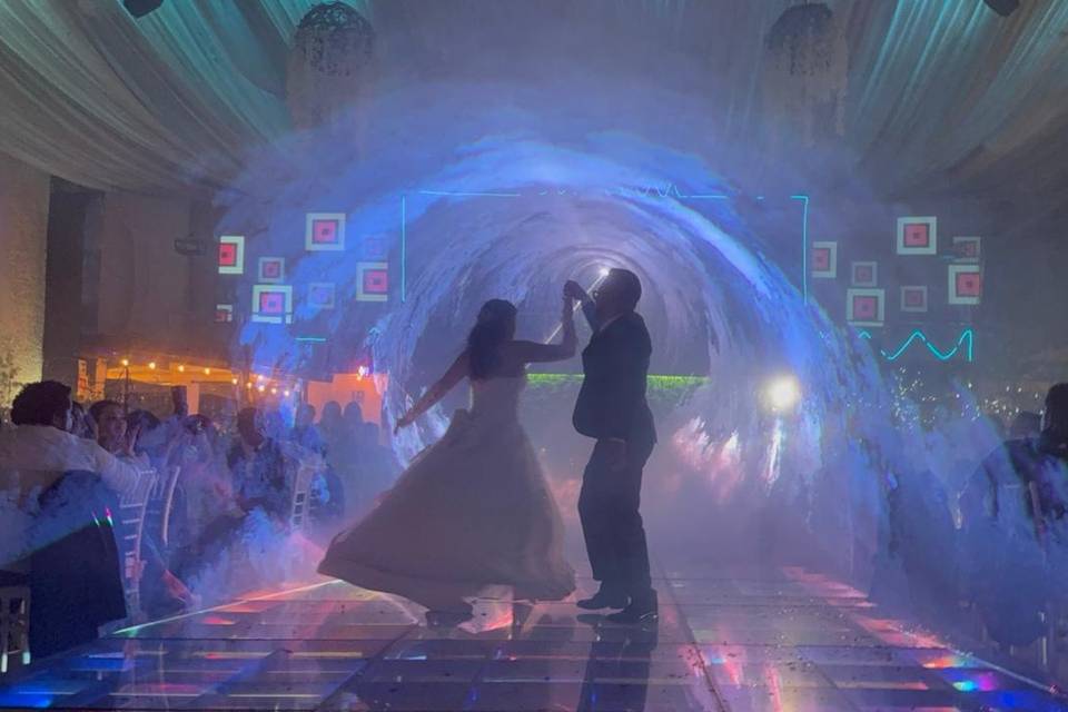 Novios felices