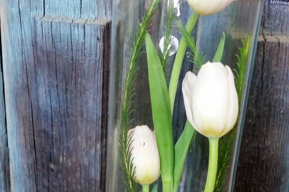 Cristal con tulipanes