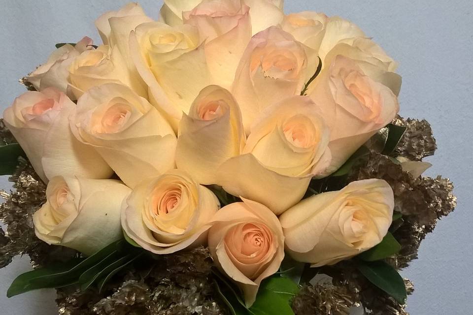 Rosas con dorado