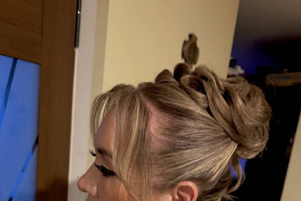 Make Up by Ximena Miller