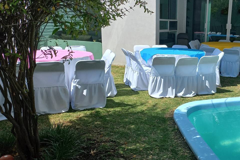 MESA VESTIDA