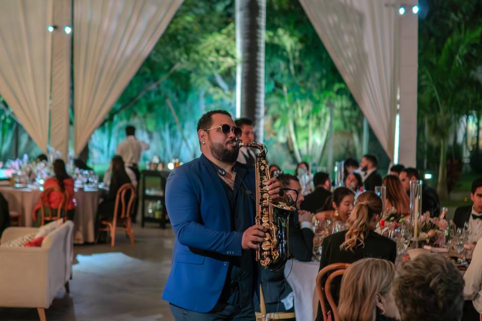 1. Saxofón para bodas