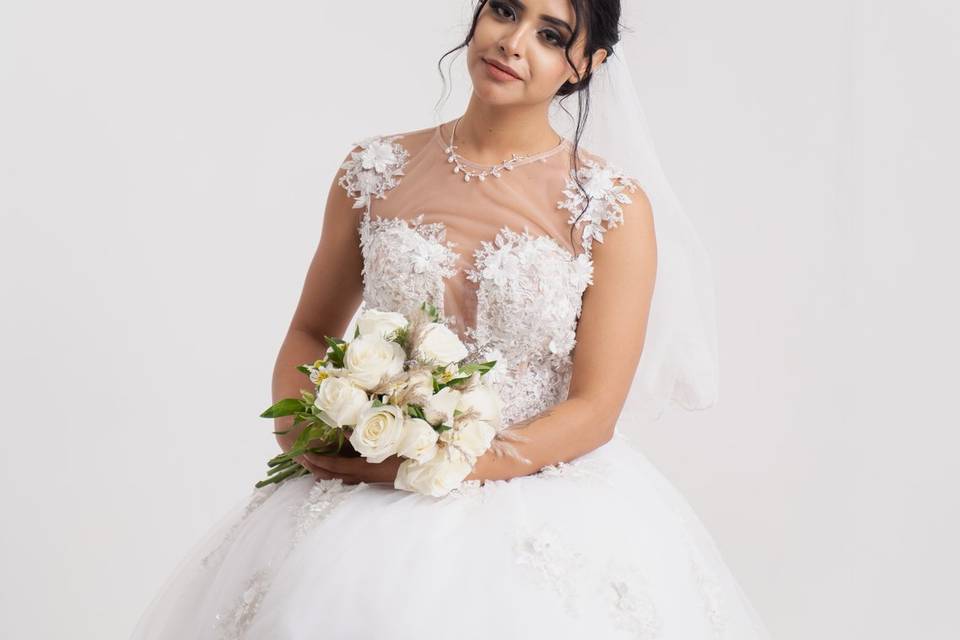 Vestidos nupciales en diversos modelos y diseños