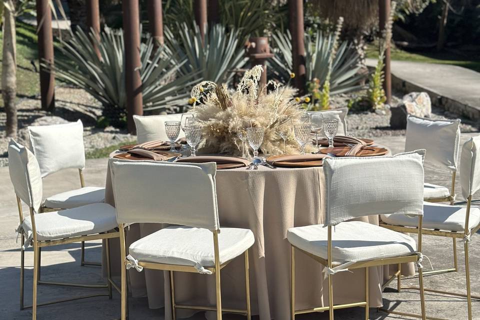 Mesa redonda con silla pretty