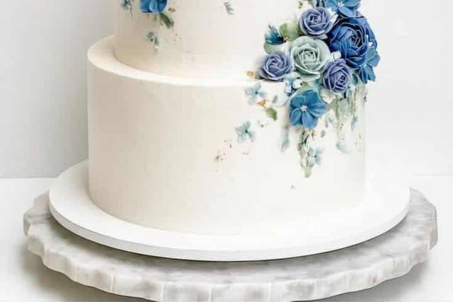 Pastel de flores azules