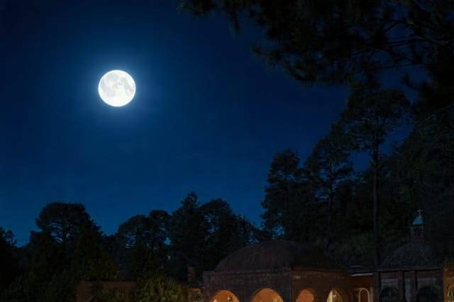 Hacienda de noche
