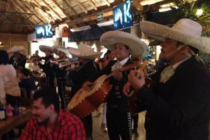 Mariachi Internacional Estampas de América