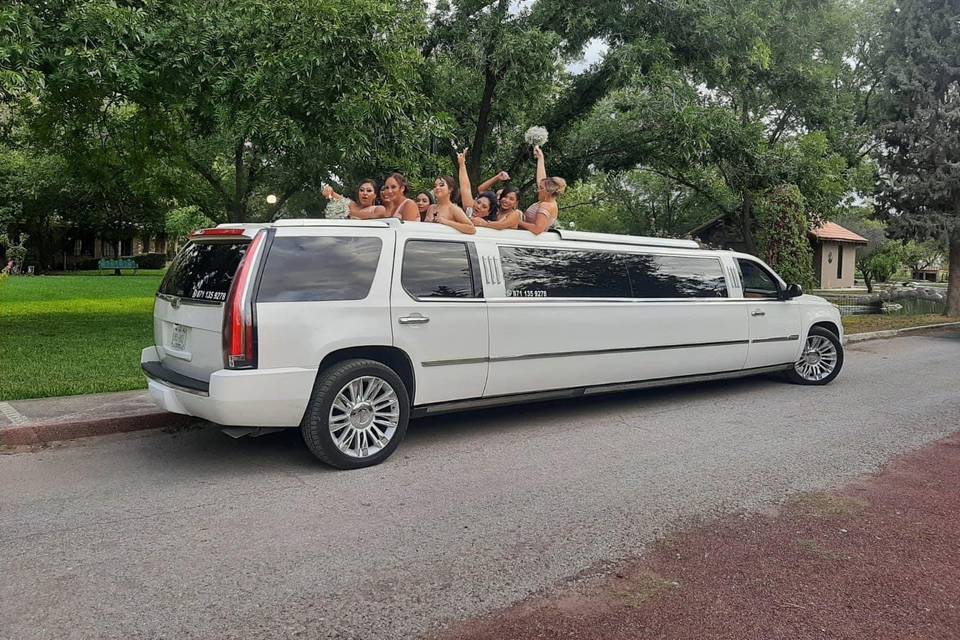 Limo Escalade 14 personas