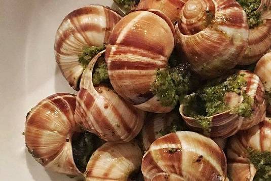 Escargots a la borgoña