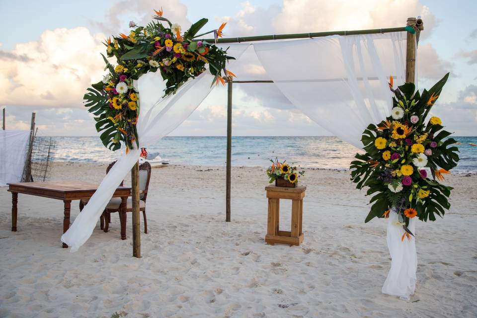 Encanto Beach Weddings