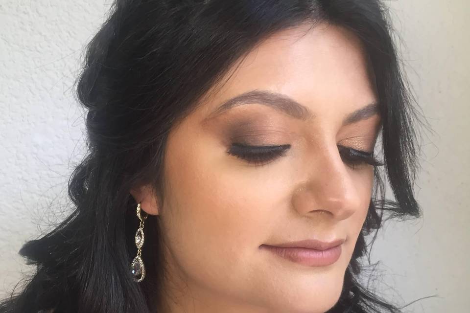 Maquillaje y peinado Damas