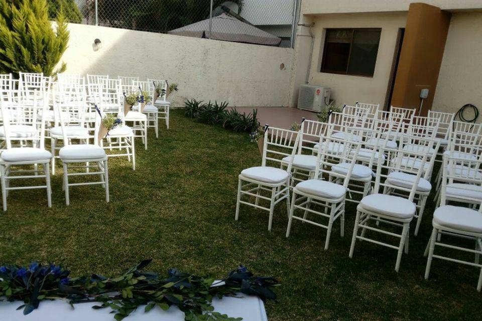 Esperando los novios