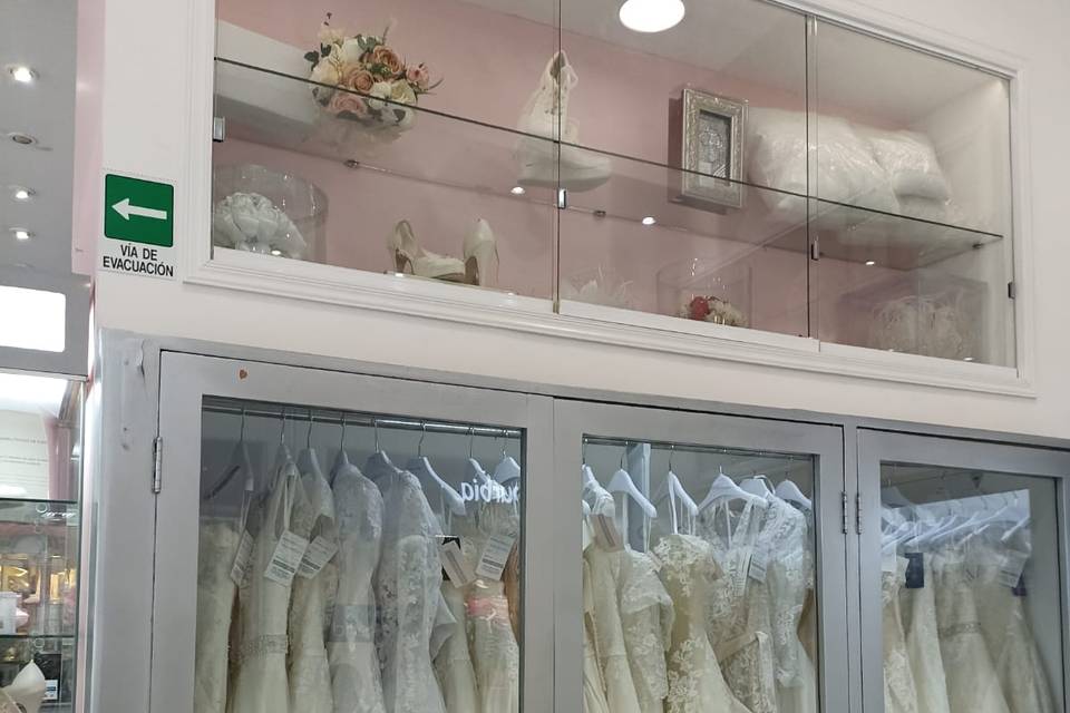 Novias de Espana CDMX CC Mundo E Consulta disponibilidad y precios