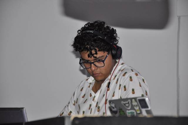 DJ