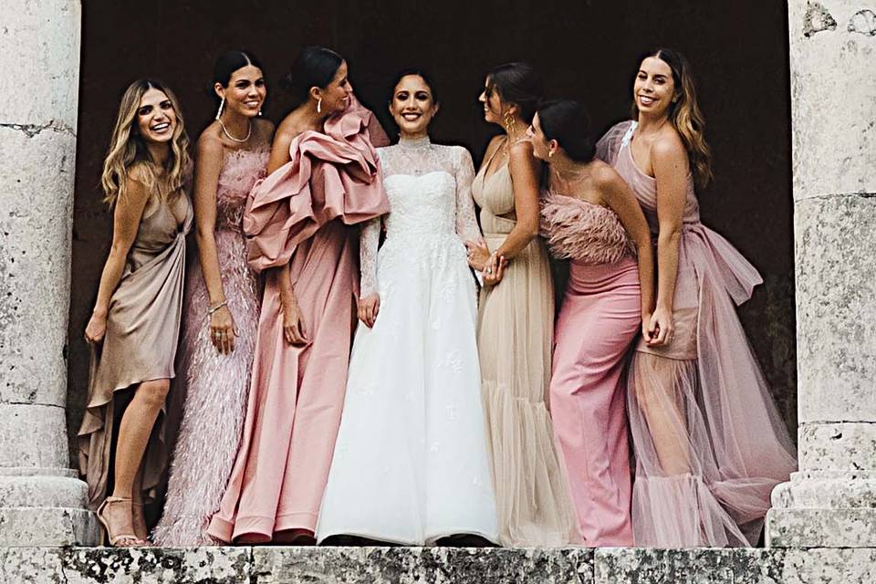 Novias con las damas de honor