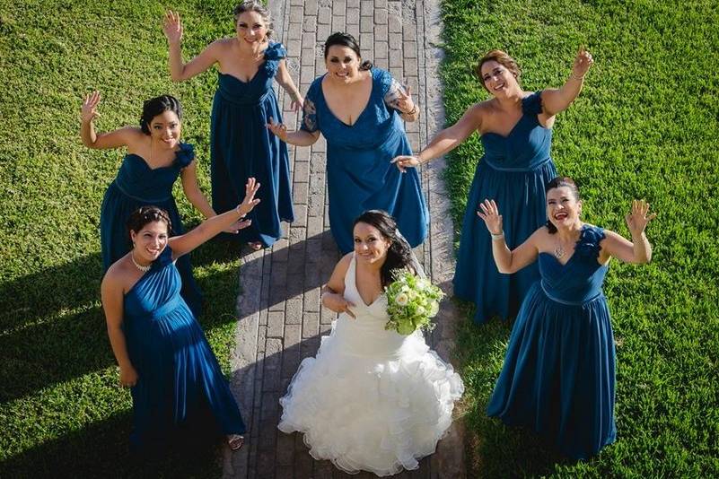 Novia y sus damas de honor