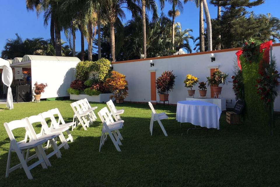 Bodas y recepción en jardín