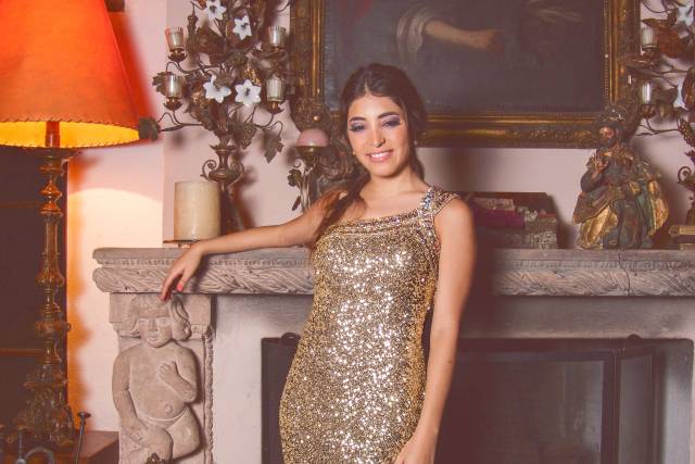 Maquillaje y peinado de noche