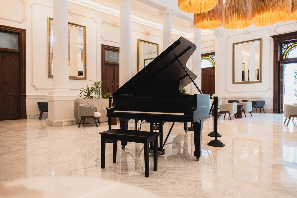 Piano Mtro Armando Manzanero