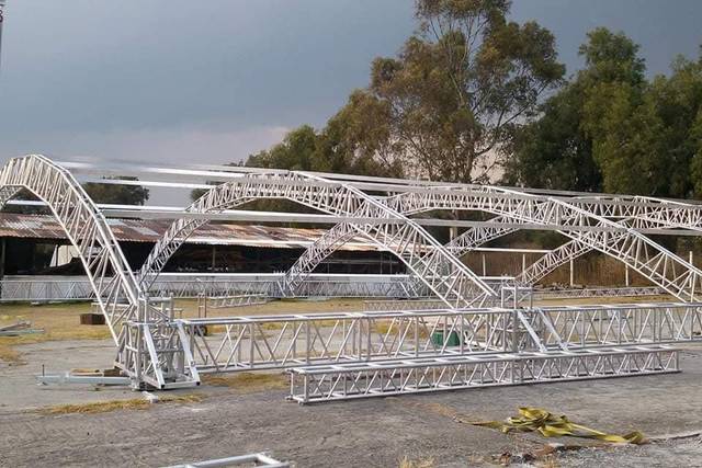 Domo estructural tipo arco
