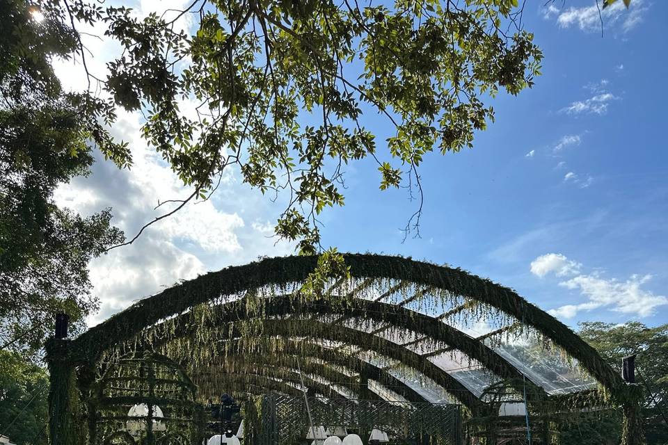 Domo estructural tipo arco