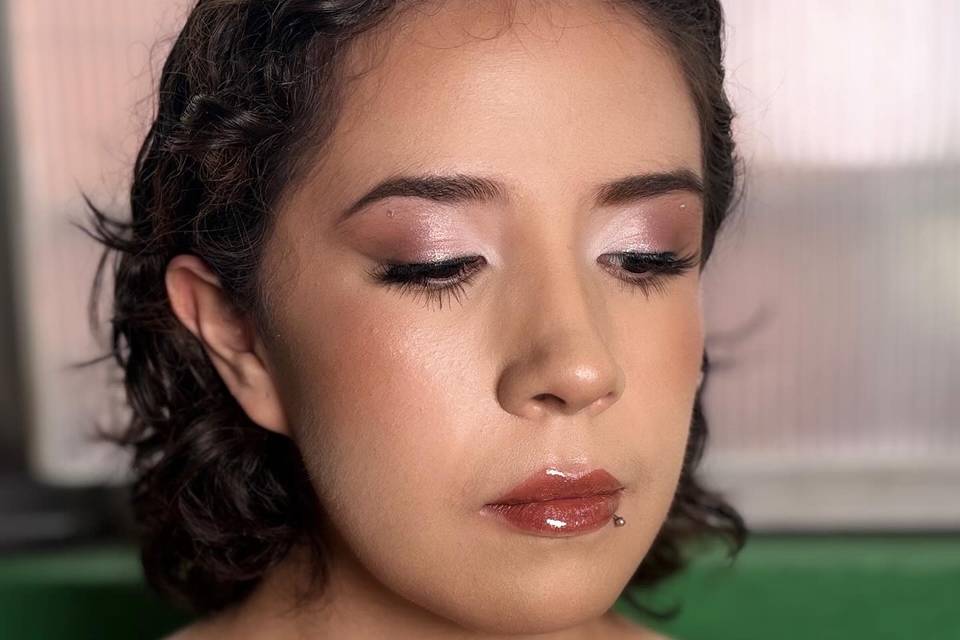 Ana Laura Makeup Artist
