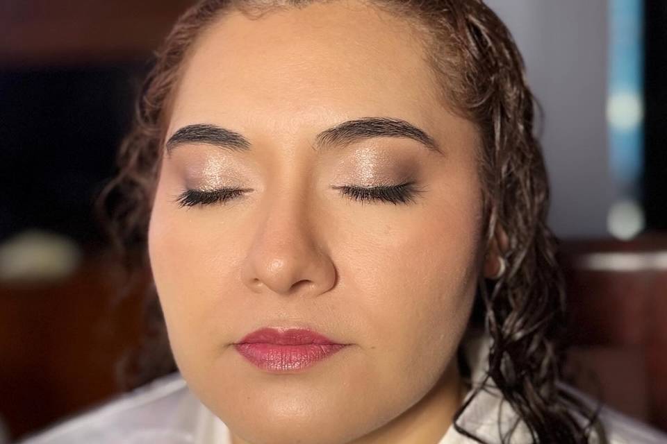 Ana Laura Makeup Artist