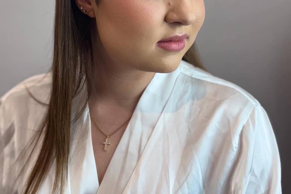 Ana Laura Makeup Artist